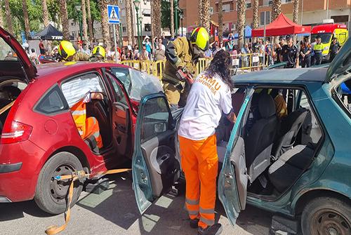 Profesionales del Servicio de Emergencias Sanitarias de la Comunitat Valenciana participan en una jornada de seguridad vial en Novelda